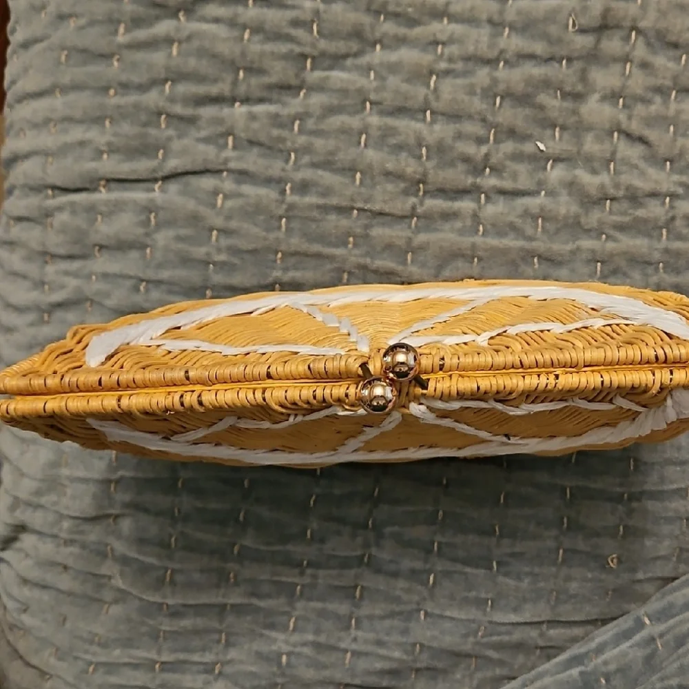 New, Handcrafted, Tan and White, Lemon-Shaped Woven Clutch - Picture 2 of 7